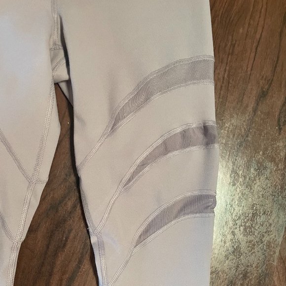 YOGALICIOUS High Rise Lavender Sheer Panel Legging - Picture 3 of 7